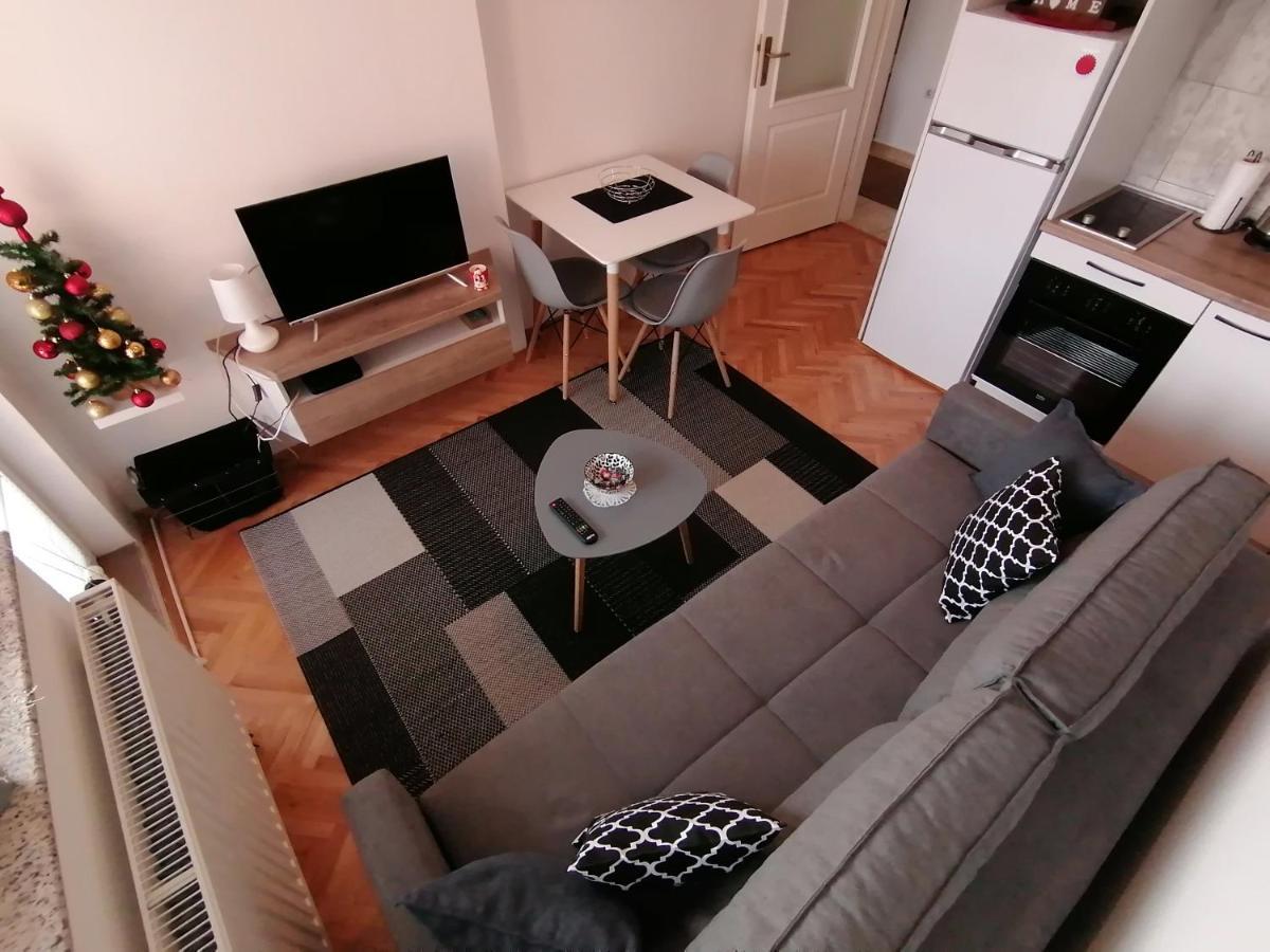 Apartment Igor Lukavica Bagian luar foto