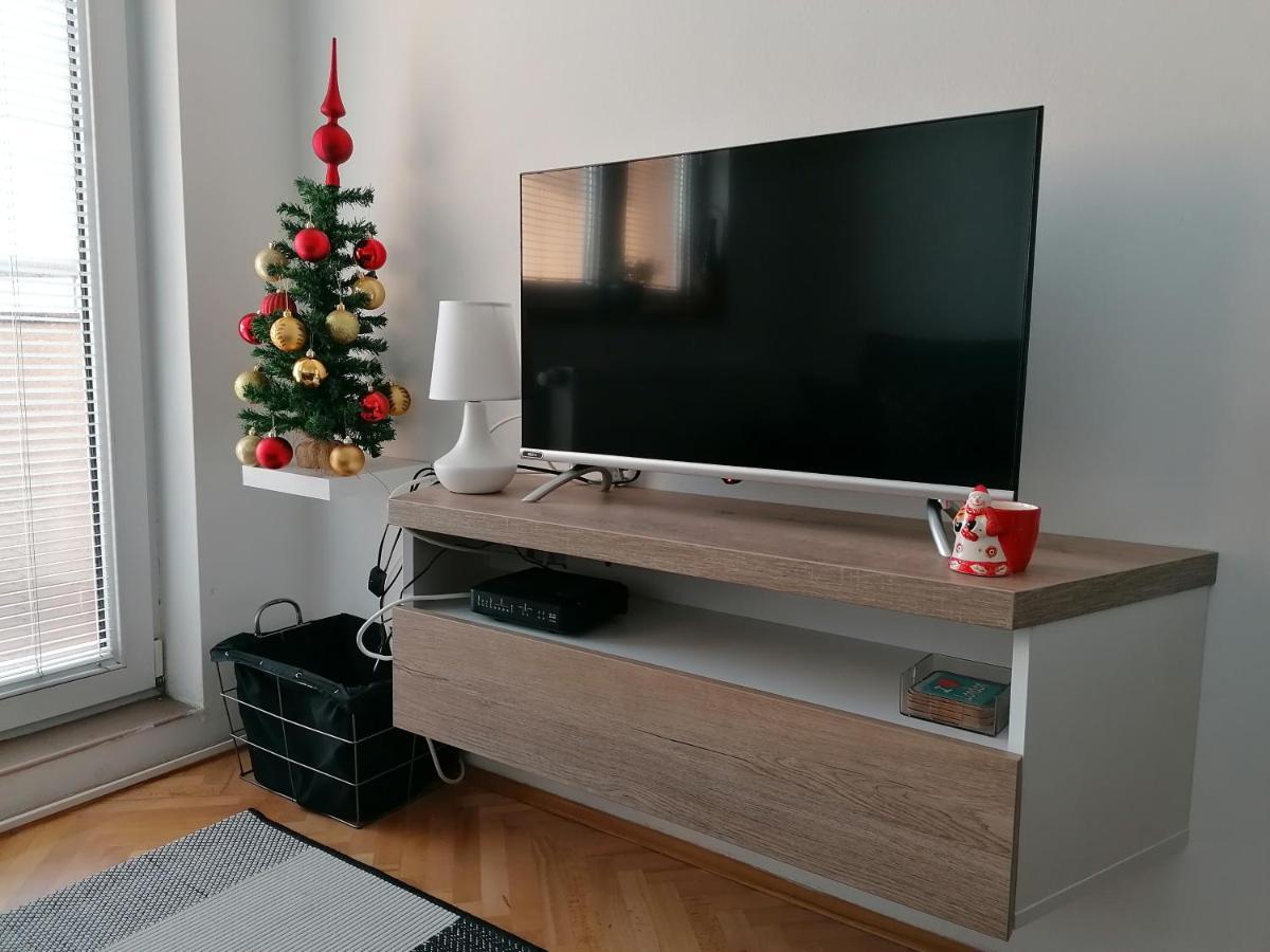 Apartment Igor Lukavica Bagian luar foto