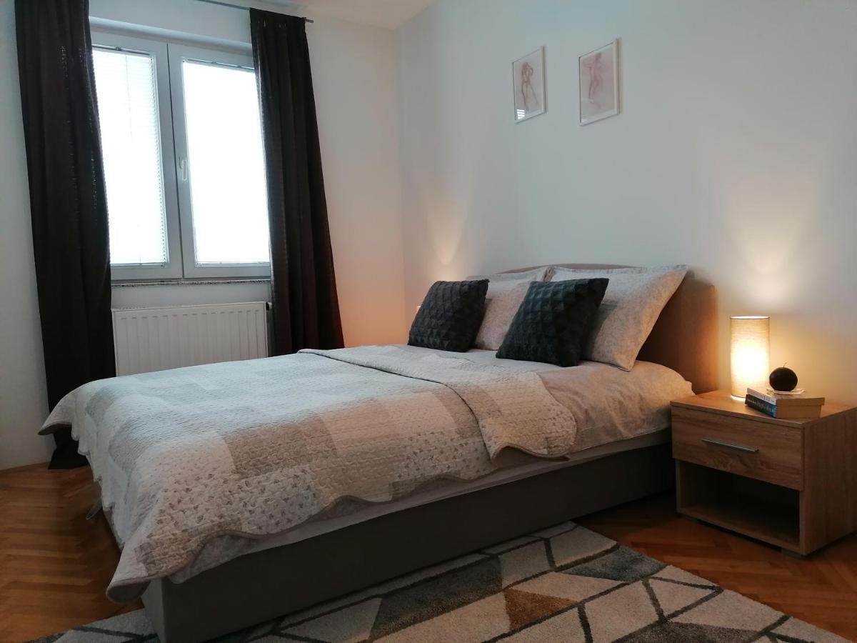 Apartment Igor Lukavica Bagian luar foto